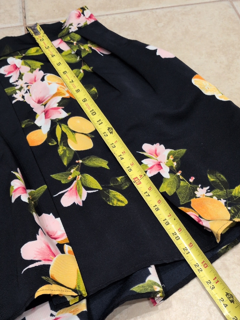EVA MENDES for New York & Co Lemon Print Pleated Skirt Size 12 - Picture 4 of 5